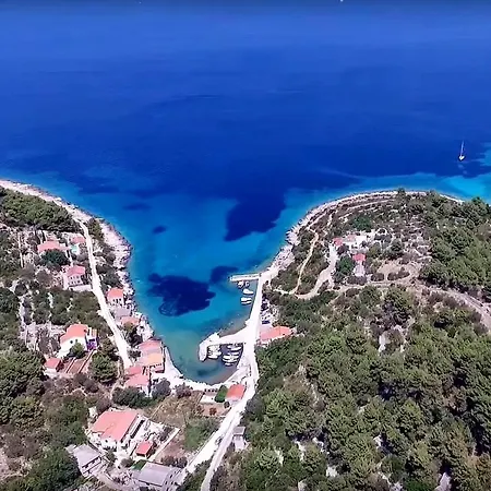 Apartment By The Sea Cove Donja Kruscica - Donja Krusica, Solta - 17064 Grohote