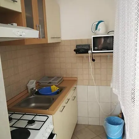 Apartment By The Sea Cove Donja Kruscica - Donja Krusica, Solta - 17064 Grohote