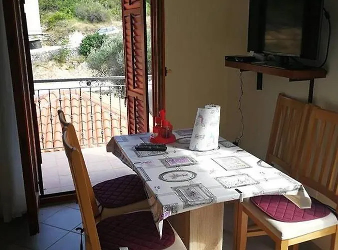 Appartement By The Sea Cove Donja Kruscica - Donja Krusica, Solta - 17064